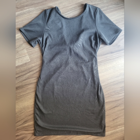 (M) Ribbed body con dress - Picture 2 of 6